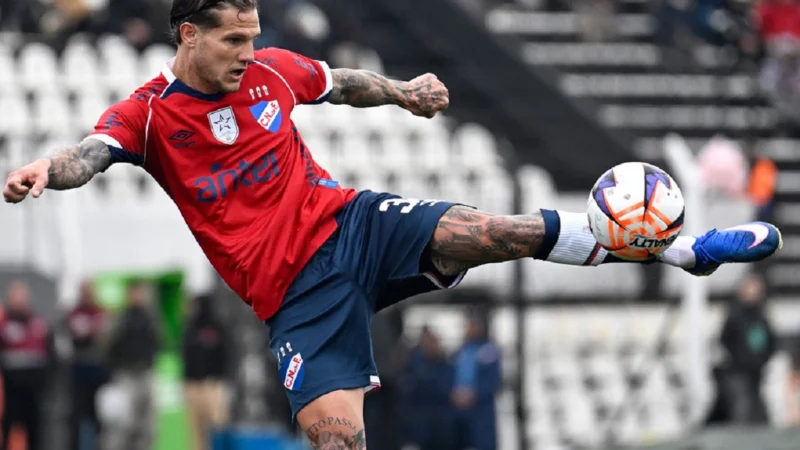 Bruno Zuculini fue expulsado en su tercer partido con Nacional