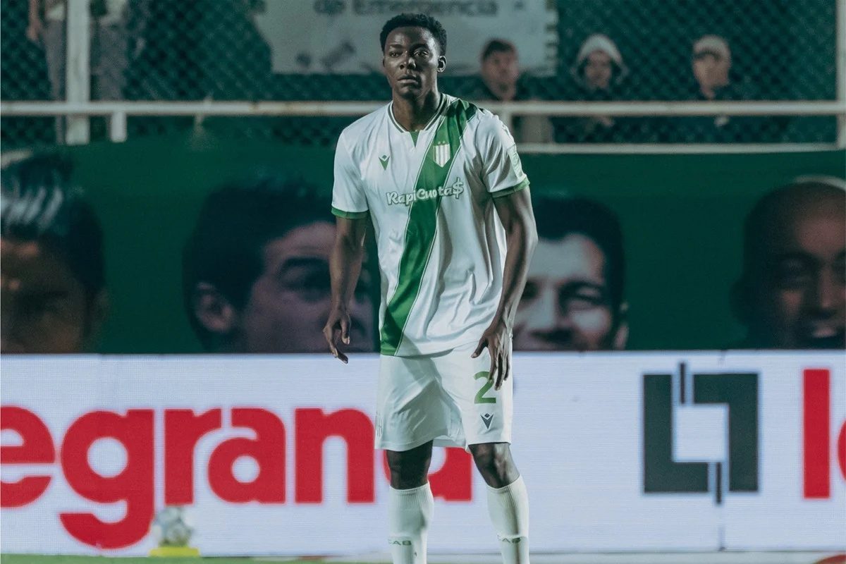 Danilo Arboleda rescindió y se fue de Banfield a San Lorenzo