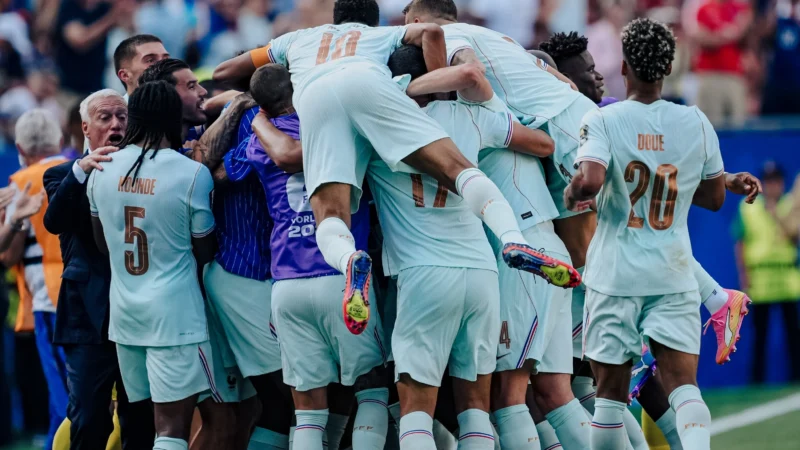 Francia se sumó a un selecto grupo con su tercera semifinal mundialista consecutiva