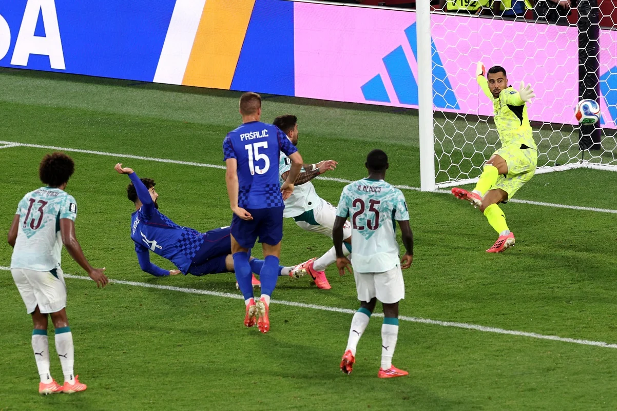 Polémica total por el gol anulado a Croacia ante Portugal