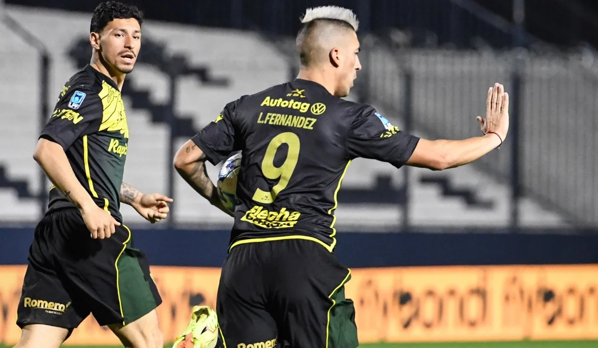 Leandro Fernández volvió a Defensa y ya cumplió con un gol