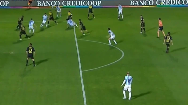 Miljevic marcó un golazo para Racing ante Defensa y Justicia