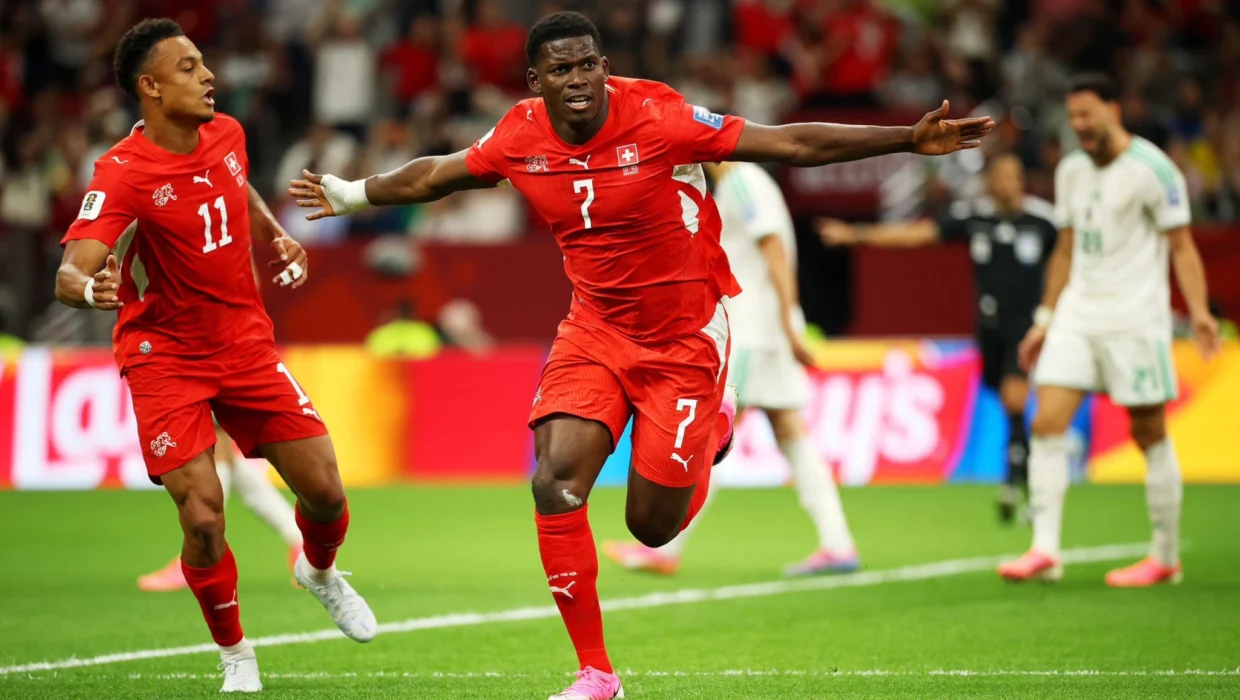 Breel Embolo golpeó rápido para Suiza ante Argelia en Vancouver
