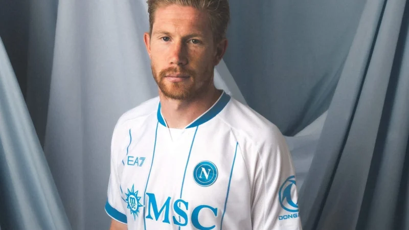 ¡Amor eterno! – Nápoli presentó su camiseta inspirada en Argentina