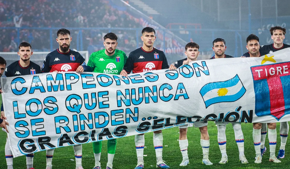 Tigre homenajeó a la Selección Argentina con agradecimiento a Chiqui Tapia y Alejandro Domínguez