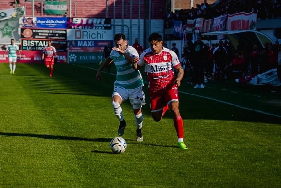 Deportivo Morón vapuleó a Ferro y recortó distancias en la lucha por la punta