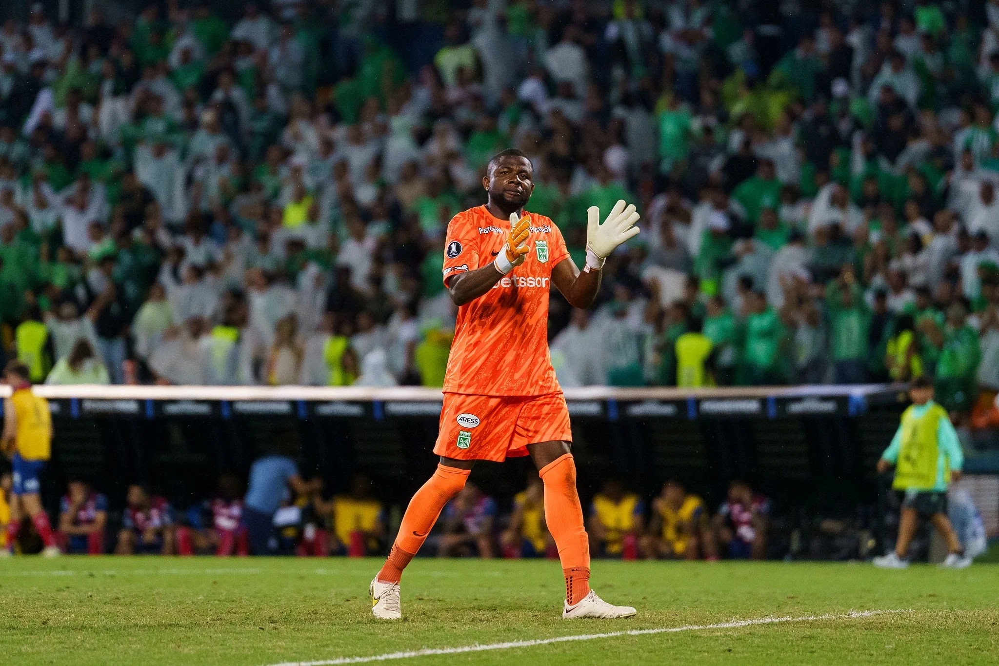 Gimnasia cerró la llegada del arquero colombiano Harlen Castillo