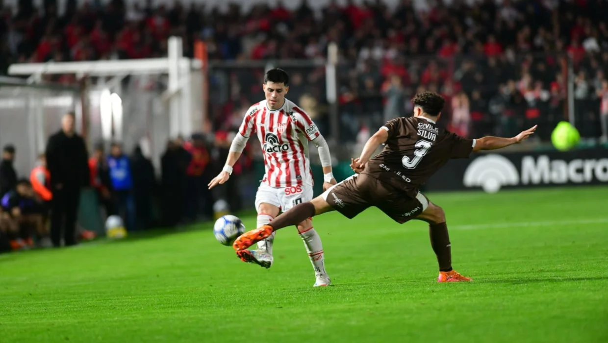 Instituto pegó en los momentos justos y se impuso ante Platense