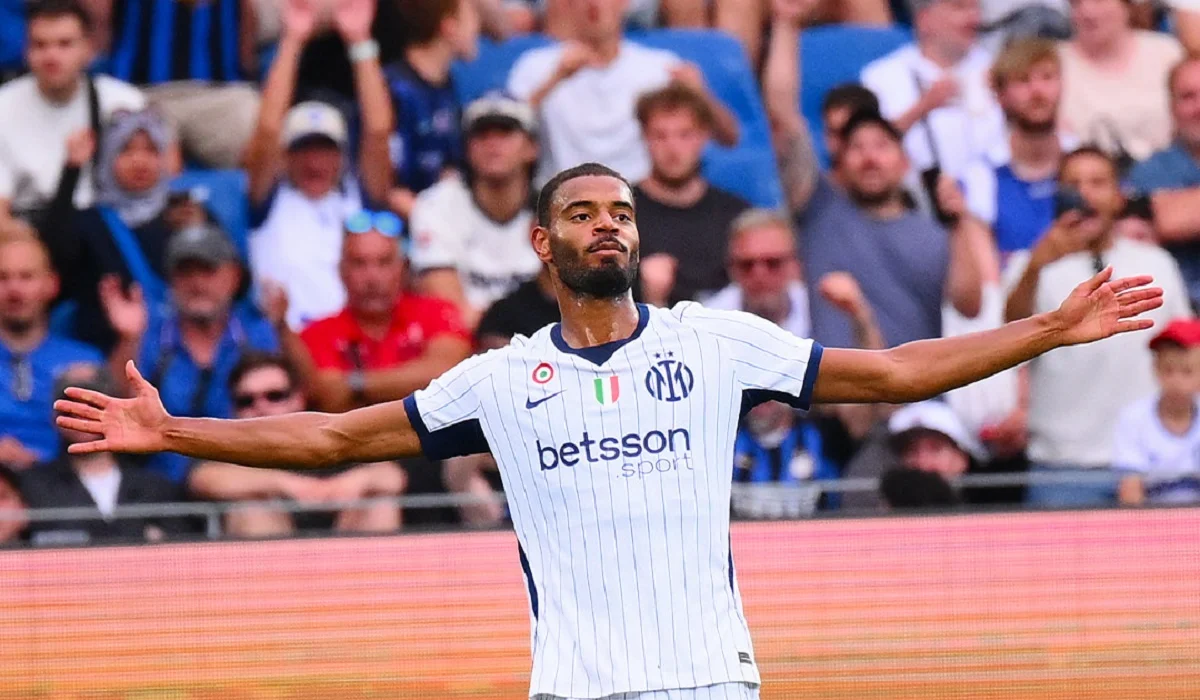 Inter salvó la ropa sobre el final ante Karlsruher