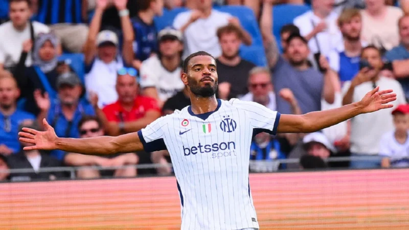 Inter salvó la ropa sobre el final ante Karlsruher