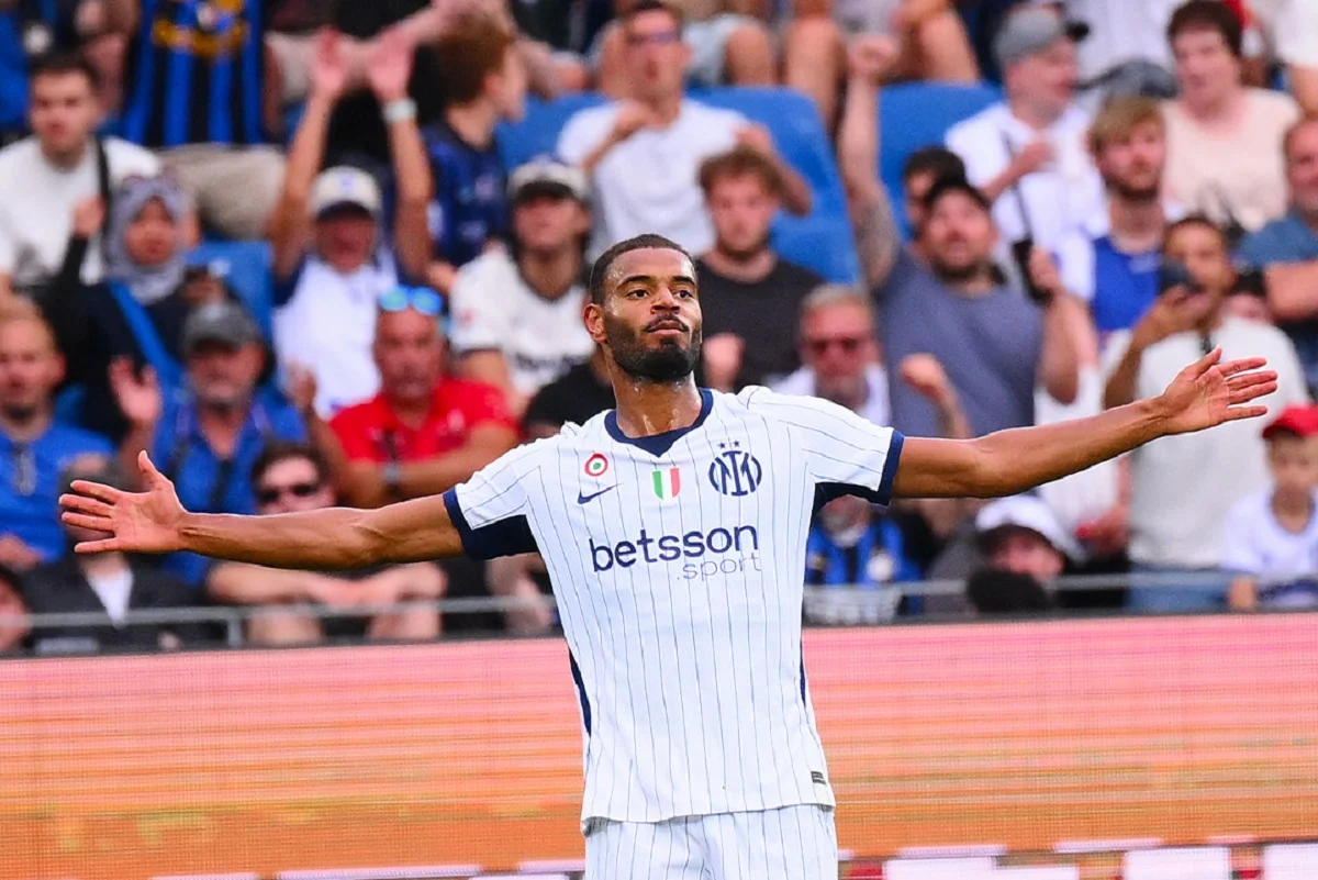 Inter salvó la ropa sobre el final ante Karlsruher