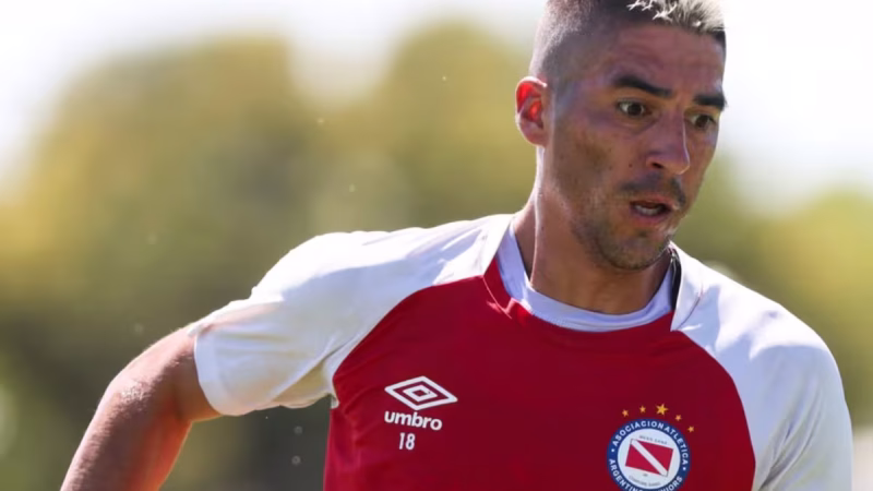Leandro Fernández rescindió su contrato en Argentinos y volvió a Defensa y Justicia