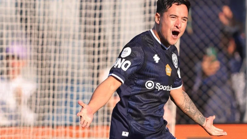Luciano Gómez abrió la cuenta para Independiente Rivadavia ante Tigre