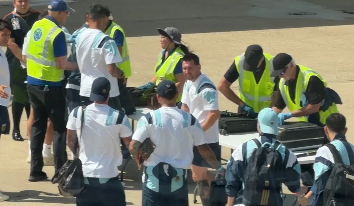 Argentina y Messi fueron revisados exhaustivamente en el aeropuerto