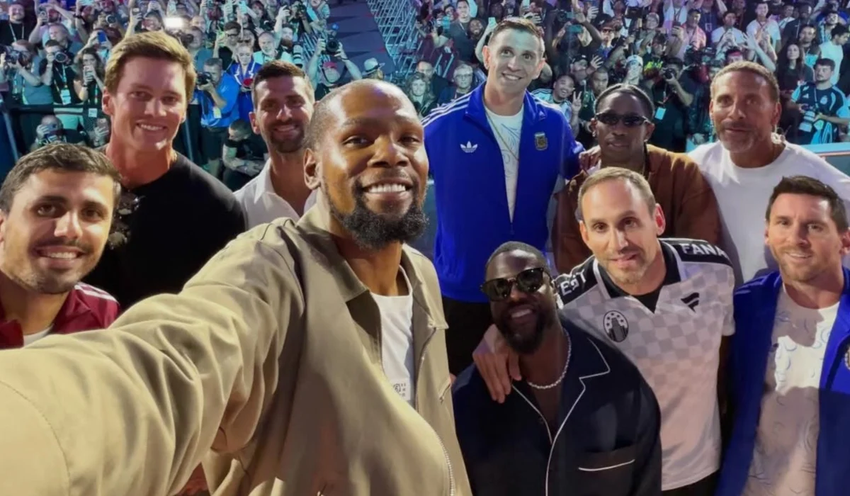 Selfie de estrellas en Nueva York: Messi, Djokovic, Brady, Durant, Dibu Martínez y Rodri
