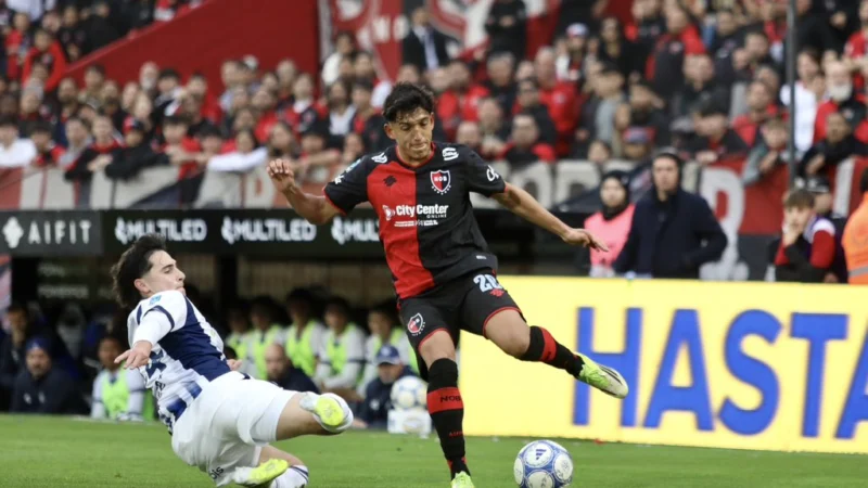 Con un gol de penal de Coccaro, Newell´s venció a Talleres en el arranque