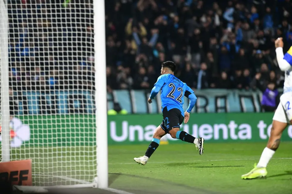 Tras una jugada a puro toque, Uvita Fernández puso en ventaja a Belgrano ante Central