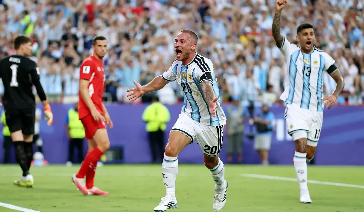 Alexis Mac Allister marcó su segundo gol en Mundiales y Argentina abrió el juego contra Suiza