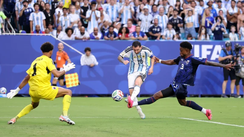 Lionel Messi marcó su gol 20 en Copas del Mundo con espectacular definición ante Cabo Verde