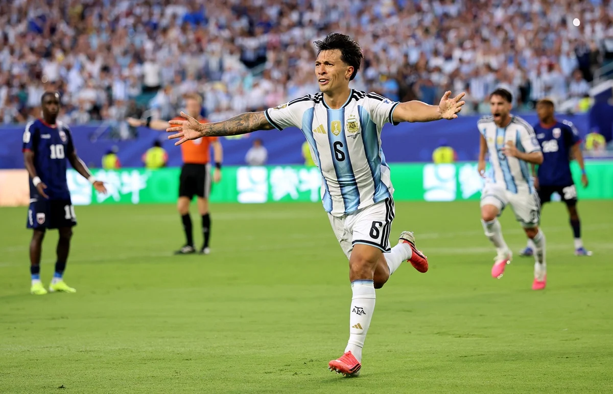 Lisandro Martínez rescató a Argentina con su primer gol en la Copa del Mundo