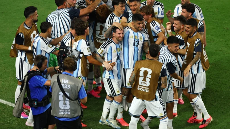 Argentina padeció al histórico Cabo Verde y clasificó a octavos con agónico triunfo en prórroga