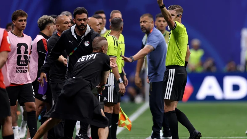 La Federación de Egipto solicitó la expulsión de la terna arbitral francesa del Mundial