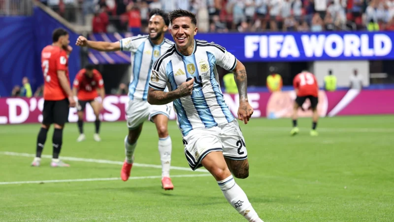 Enzo Fernández marcó para Argentina el gol 3000 en la historia de la Copa del Mundo