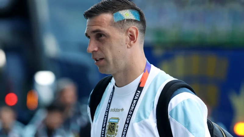 Dibu Martínez es prioridad para Juventus en este mercado
