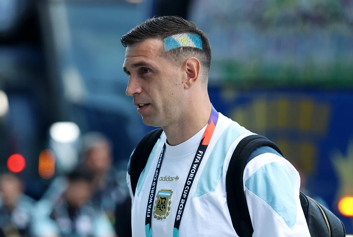 Dibu Martínez es prioridad para Juventus en este mercado