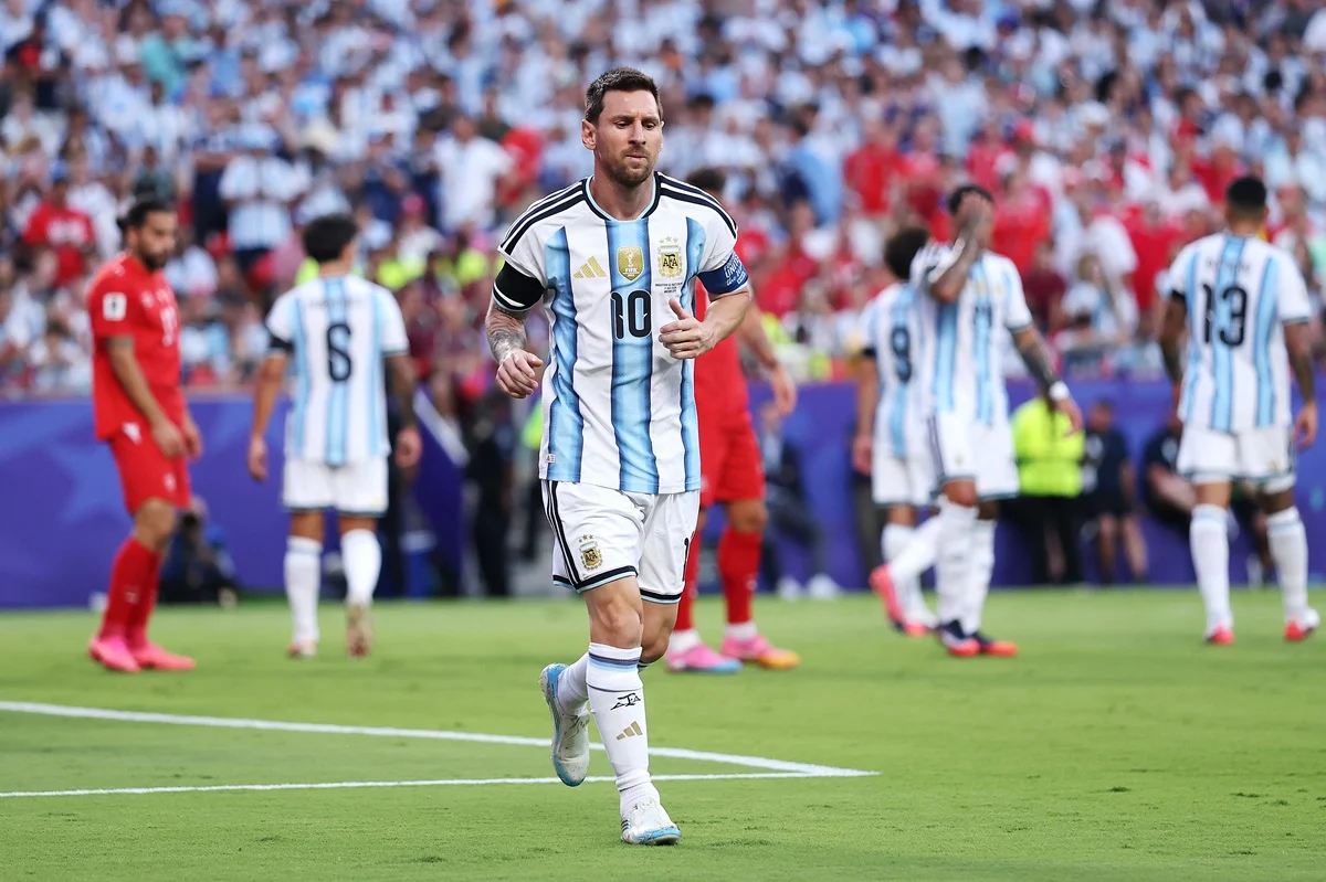 Messi llegó a las 10 asistencias e igualó a Pelé en los Mundiales