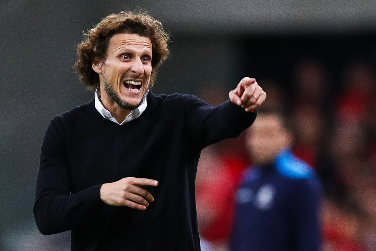 Diego Forlán será el nuevo entrenador de Uruguay hasta marzo
