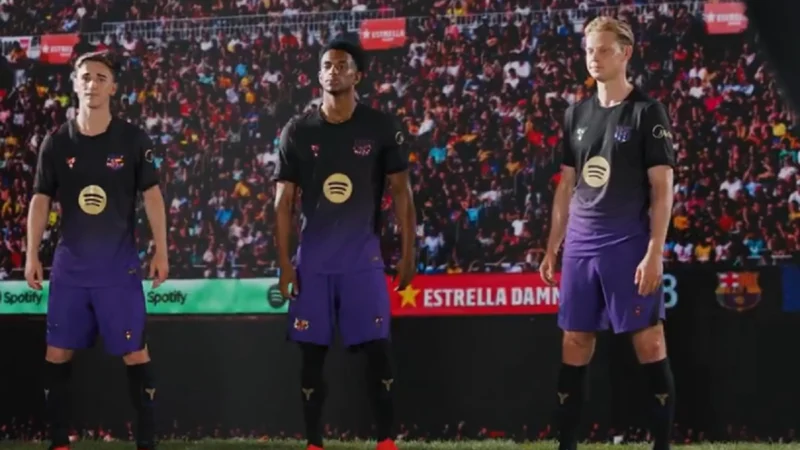Barcelona lanzó su nueva camiseta alternativa y saltaron las críticas por los colores