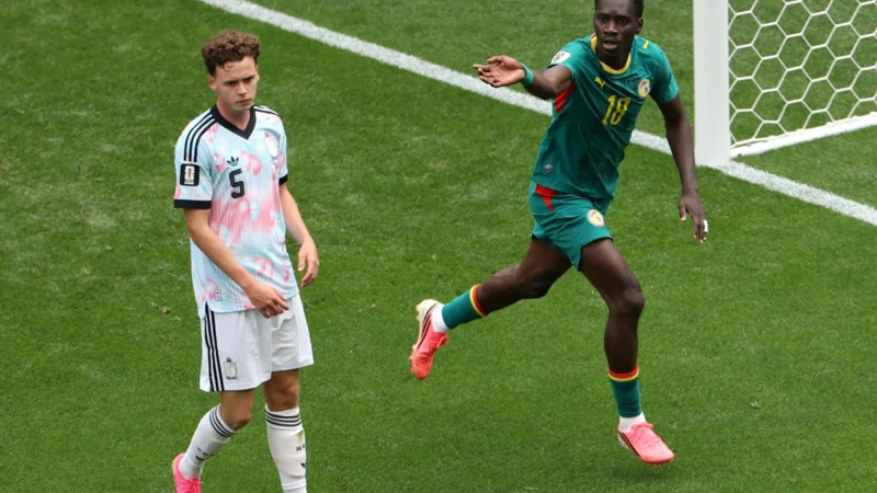 Ismaïla Sarr estiró para Senegal y complicó a Bélgica