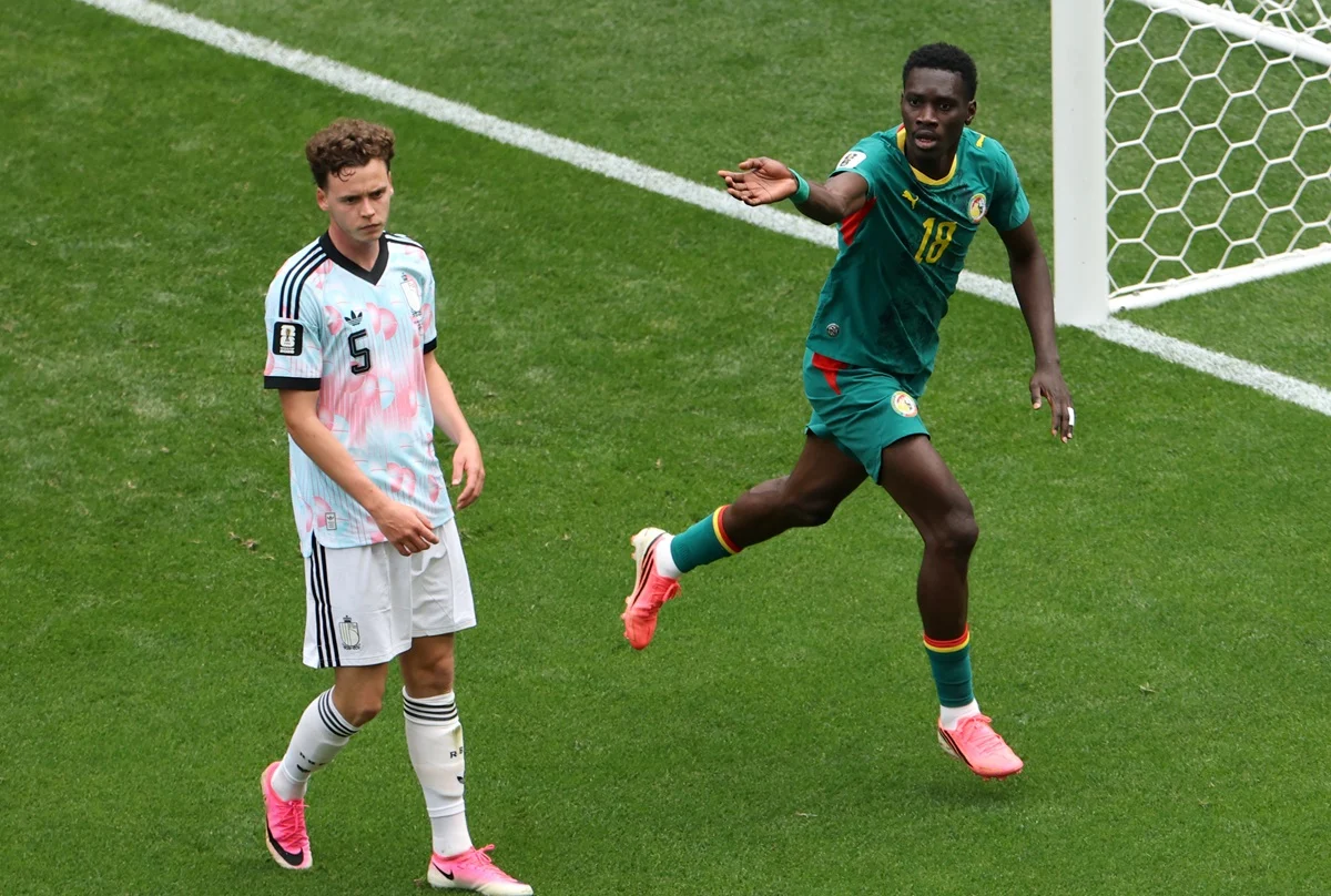Ismaïla Sarr estiró para Senegal y complicó a Bélgica