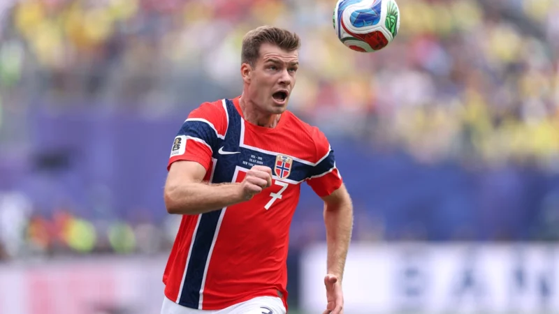 Alexander Sorloth recibió amenazas tras la eliminación de Noruega