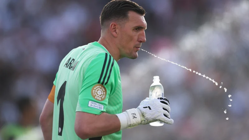 Franco Armani podría irse de River a Sarmiento de Junín
