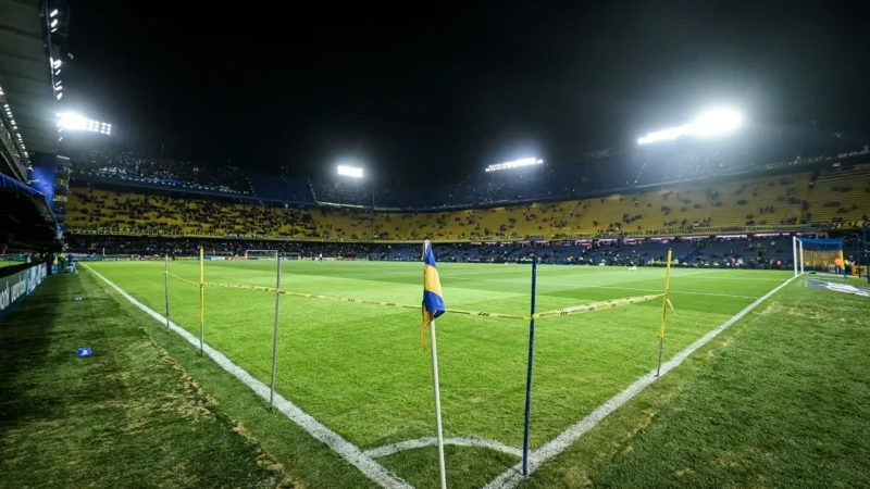 Boca analiza mudarse de estadio por el mal estado del campo de La Bombonera: ¿en dónde jugaría?