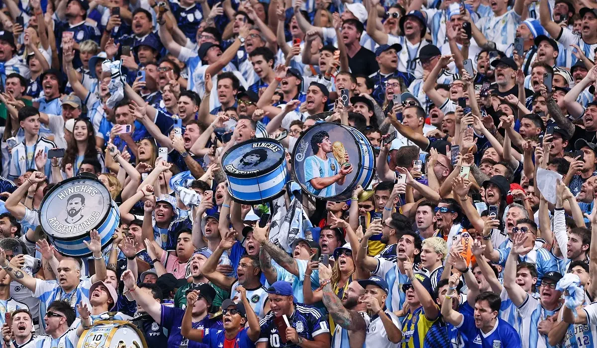 La hinchada argentina se acordó de Diego Maradona en el minuto 10 del juego con Inglaterra