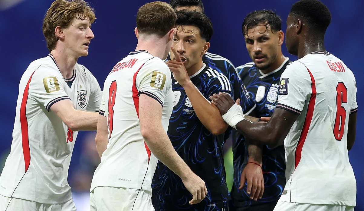 Manchester United felicitó a Lisandro Martínez y le dio el pésame a Inglaterra