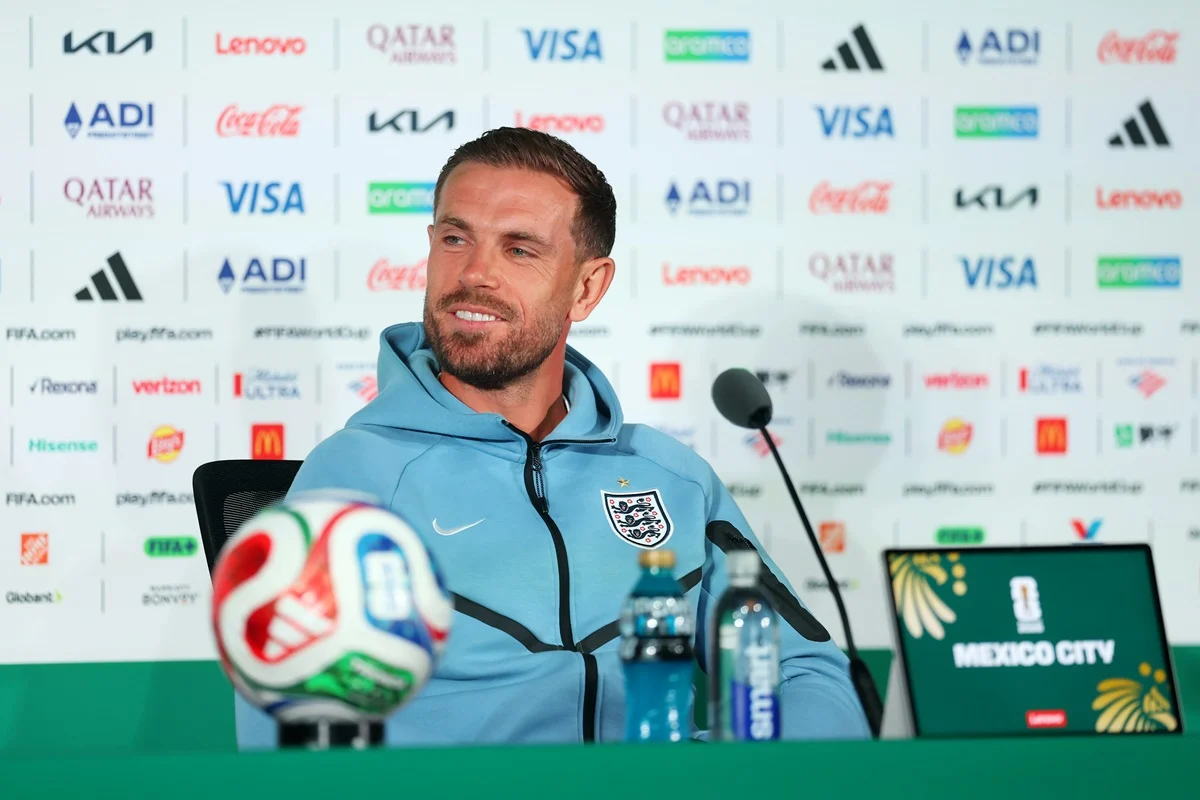 El partido de Jordan Henderson ante México sin minutos, lesionado y amonestado