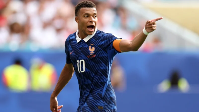 Kylian Mbappé se convirtió en el cuarto jugador en anotar al menos 10 goles en un Mundial