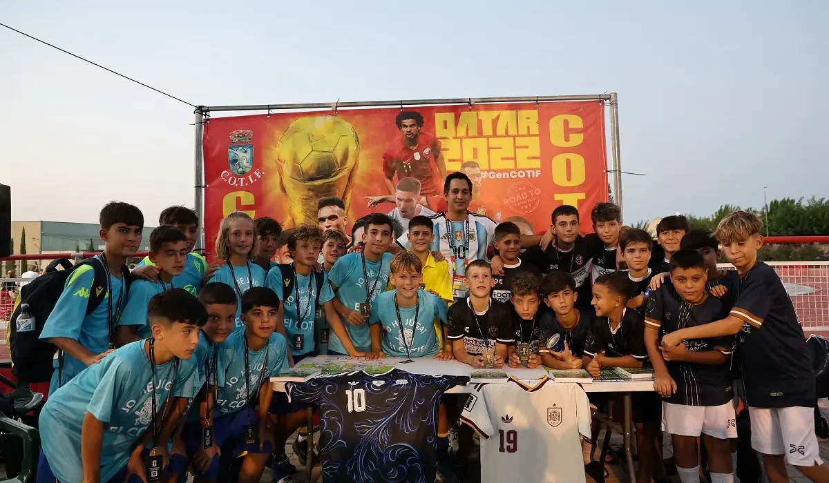 El periodista argentino que dio regalos del Mundial en el Torneo COTIF y unió a España y Argentina