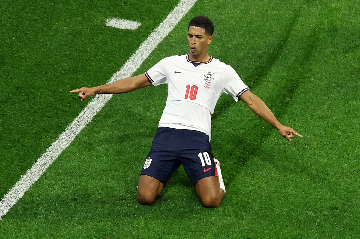 Bellingham arrasó con el Azteca marcando doblete en dos minutos para Inglaterra ante México