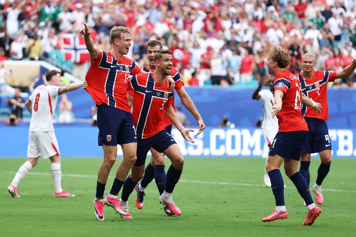 Polémico gol anulado a Noruega ante Inglaterra por falta de Haaland