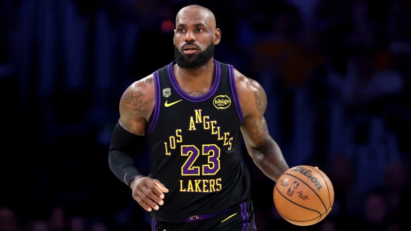 LeBron James va a Philadelphia y ficha con los Sixers
