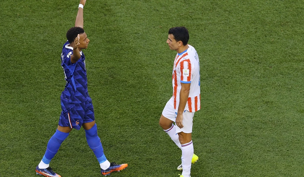 Mbappé le respondió a la senadora de Paraguay que lo tildó de «camerunés colonizado»