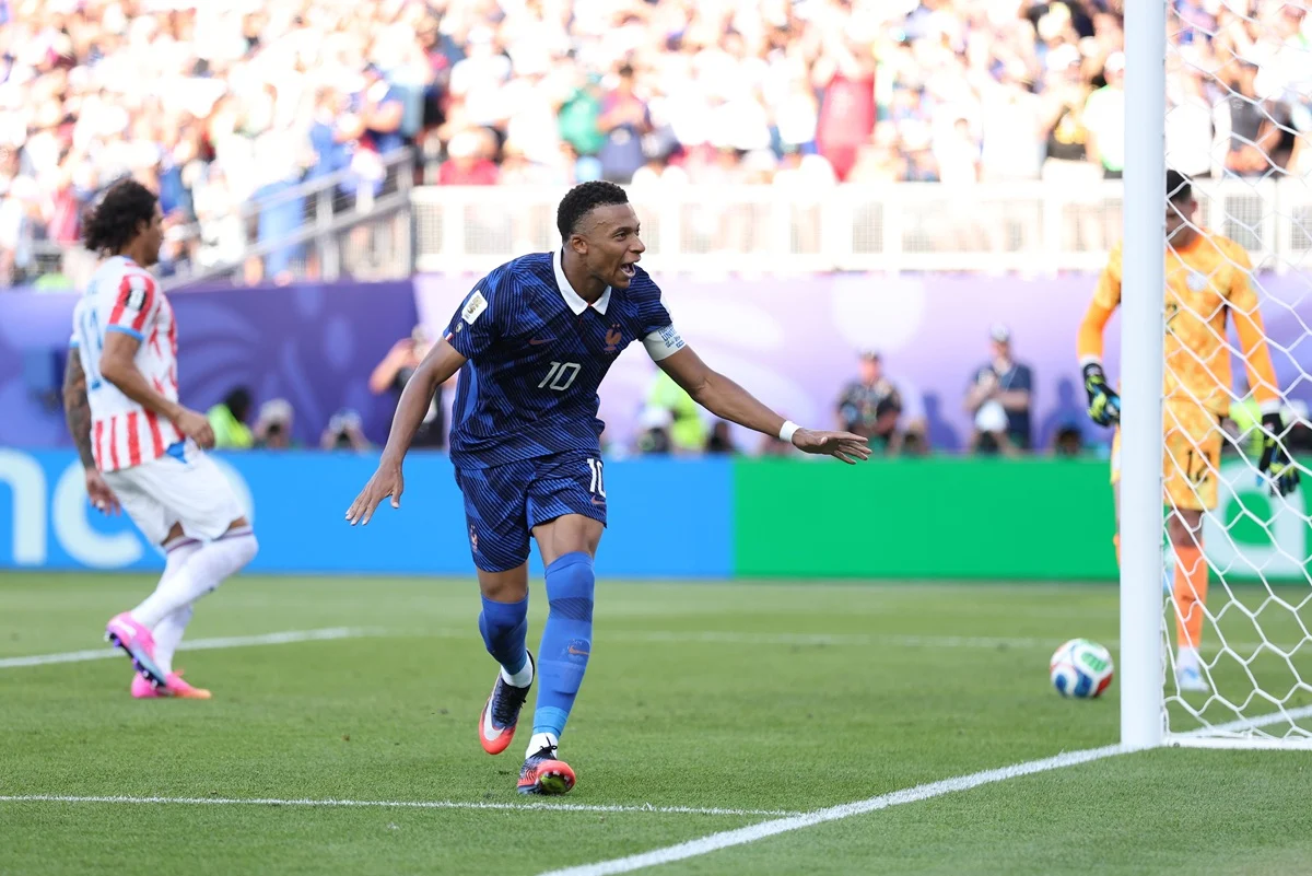 Francia resolvió con penal de Mbappé una dura clasificación ante Paraguay