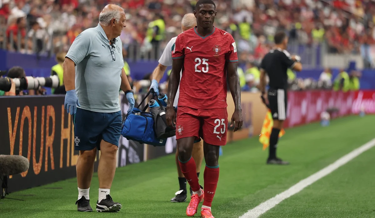 Nuno Mendes salió lesionado en Portugal y encendió alarmas ante España