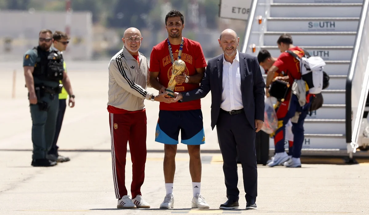 Los campeones del mundo llegaron a España y celebran a lo grande