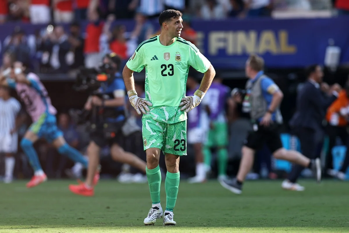 El Dibu Martínez anunció que podría dejar la Selección Argentina